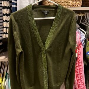 🪲 RARE J Crew shamrock sequin trim moss green cardigan M merino wool VINTAGE ☘️